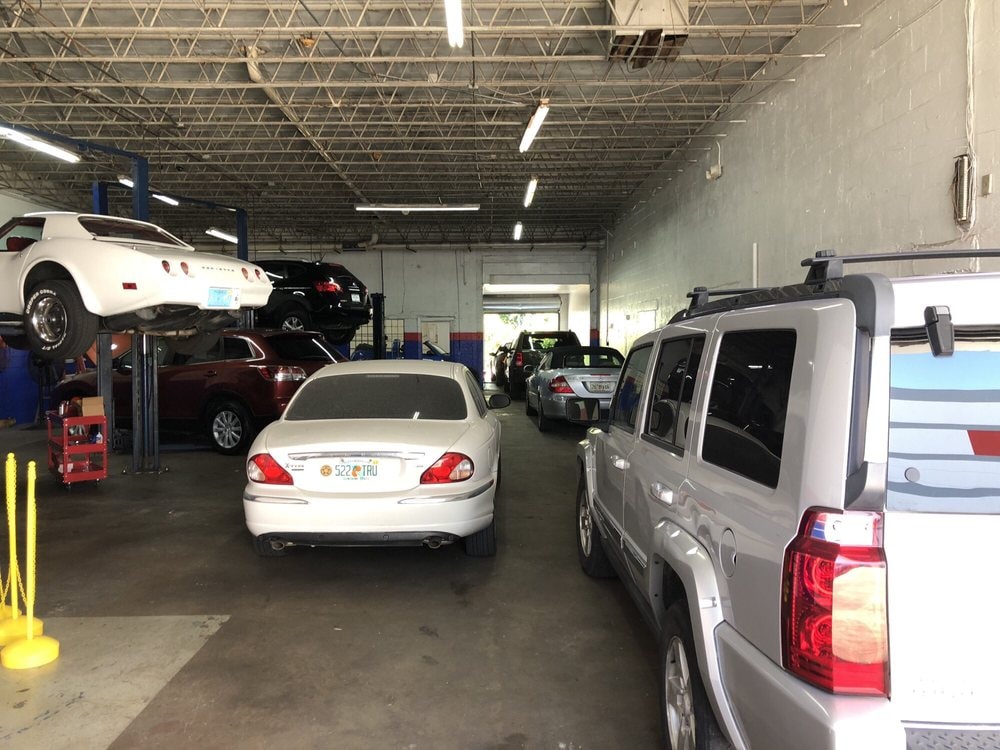 Fast Lane Autoshop interior